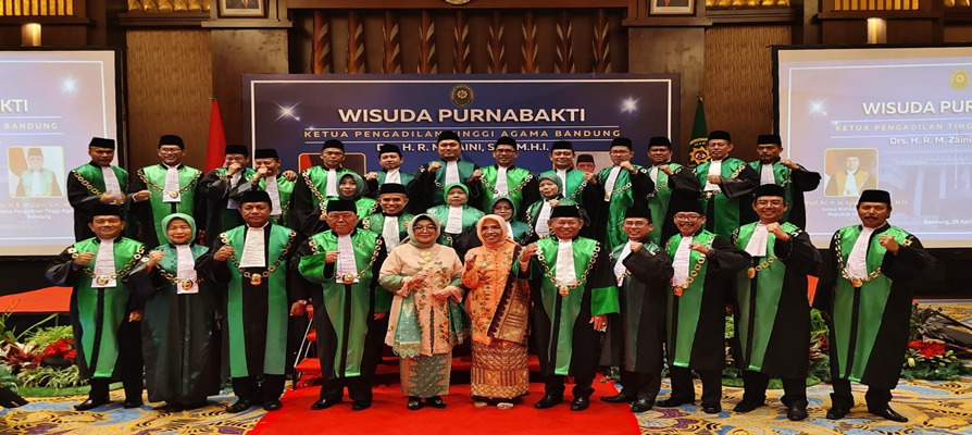 Ketua PA Cirebon Hadiri Purnabakti KPTA Bandung