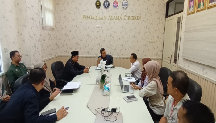 Perkuat Pelayanan Publik, PA Cirebon Gelar Monev Panggilan Surat Tercatat Bersama PT Pos Indonesia KCU Cirebon